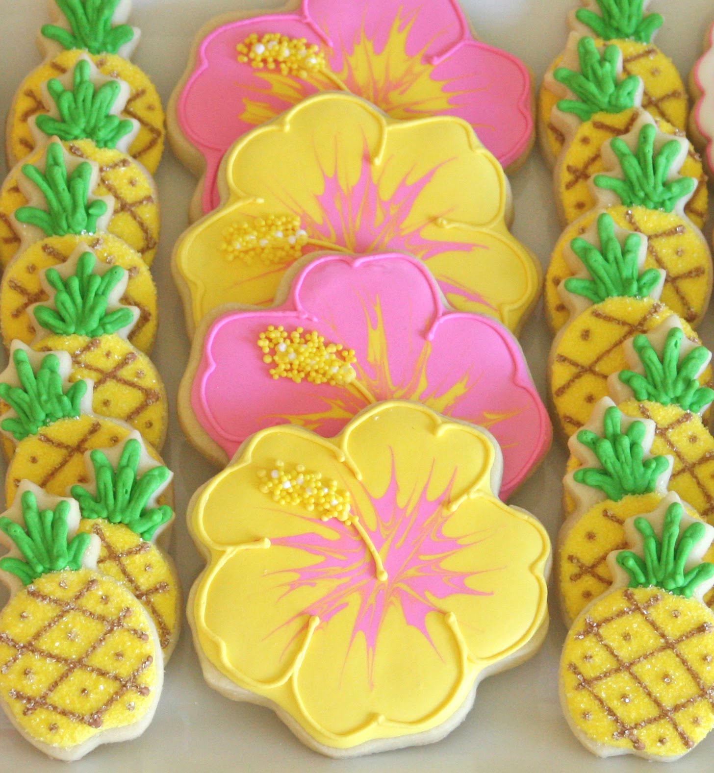 {Cookie Decorating} How to make pretty hibiscus cookies Glorious Treats