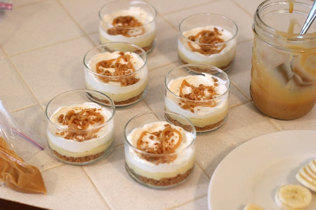 Sweet, creamy, crunchy... this Banana Caramel Cream Dessert has it all! 