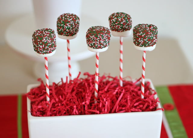 Christmas Marshmallow Pops