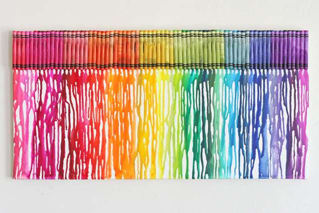 How to make melted rainbow crayon art