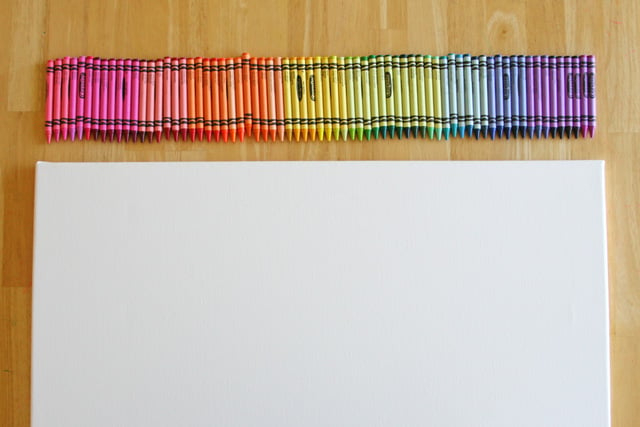 making rainbow melted crayon art
