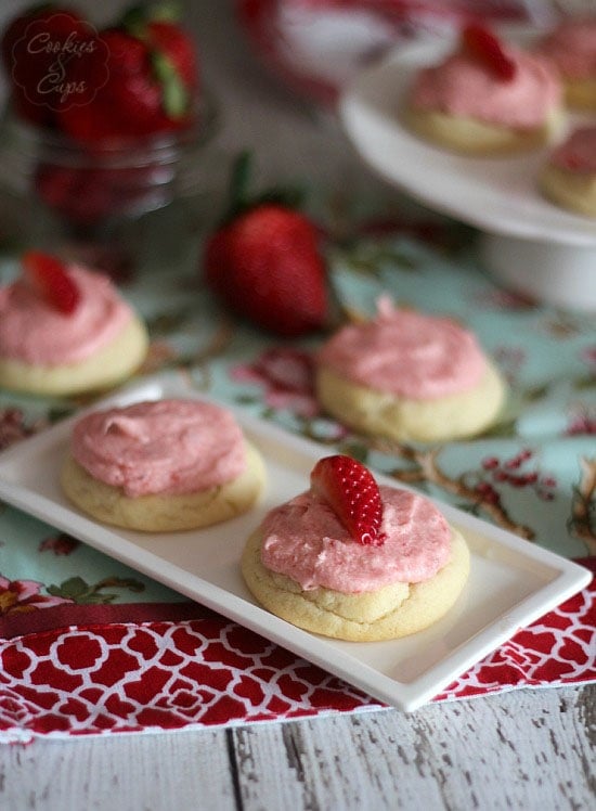 Strawberry Shortcake Cookies | Cookies and Cups guest post on Glorious Treats