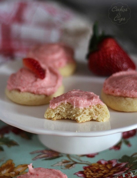 Strawberry Shortcake Cookies | Cookies and Cups guest post on Glorious Treats