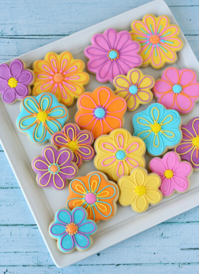 Pretty Decorated Flower Cookies (with recipes and how-to) by Glorious Treats