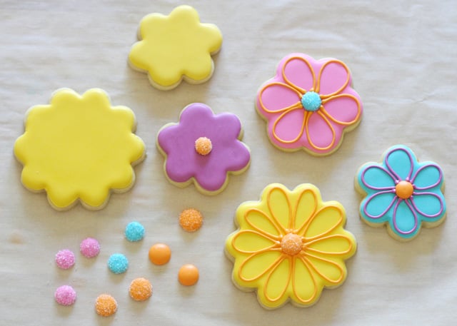 How to decorate flower cookies - by Glorious Treats