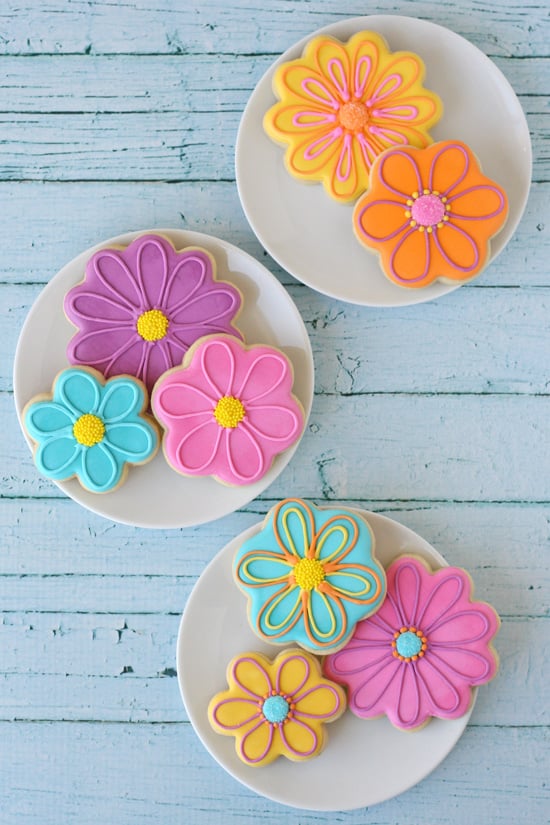 Pretty Spring Flower Cookies (with decorating how-to) - by Glorious Treats