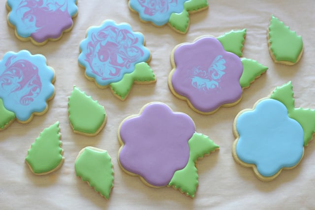 Decorating hydrangea cookies