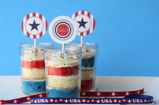 4th of July Cupcakes in a Jar - glorioustreats.com