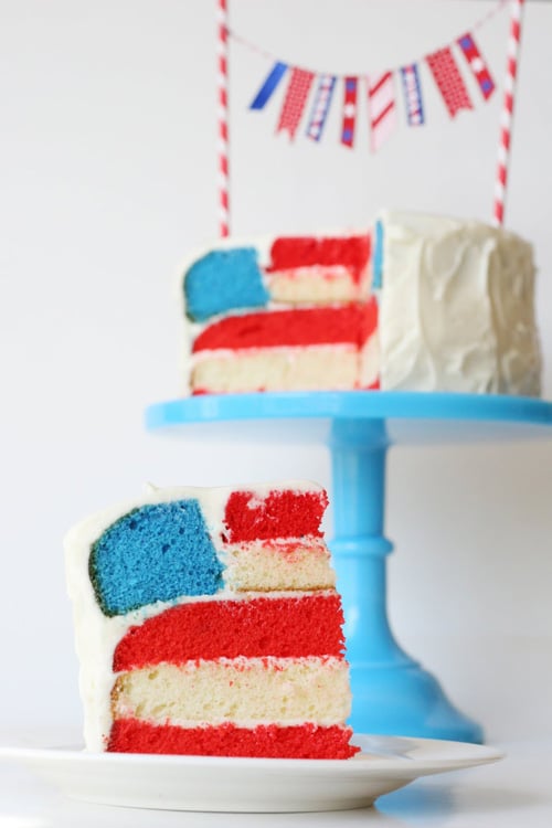 4th of July Flag Cake (with full tutorial) - glorioustreats.com