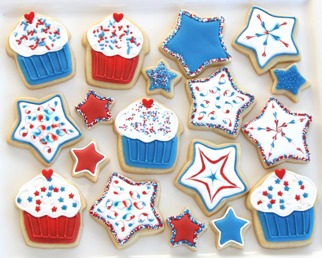 4th of July Decorated Cookies - glorioustreats.com