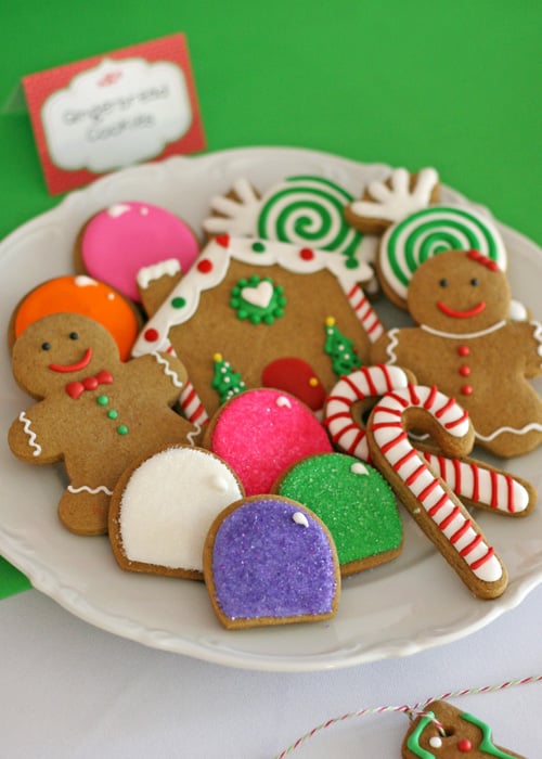Cute Gingerbread Cookies (for a Christmas dessert table) - glorioustreats.com