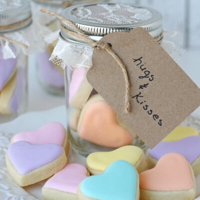 Heart Cookies in a Jar {recipe and tutorial} - glorioustreats.com