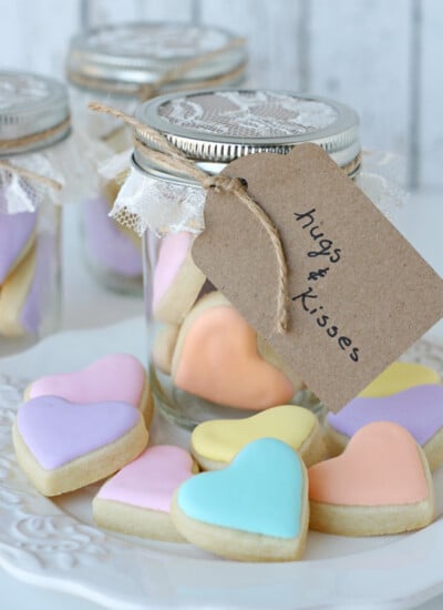 Heart Cookies in a Jar {recipe and tutorial} - glorioustreats.com