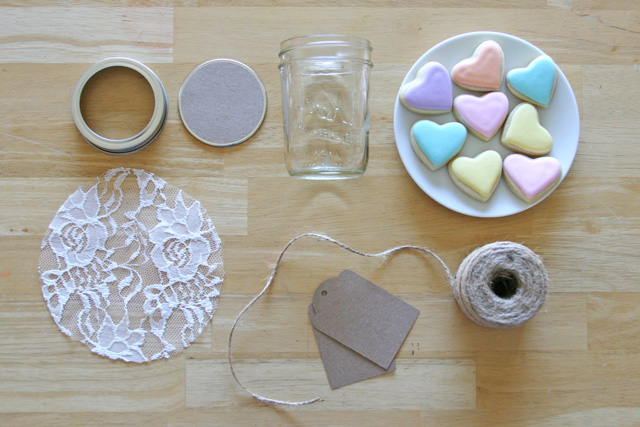 Heart Cookies in a Jar {recipe and tutorial} - glorioustreats.com