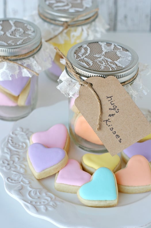 Shabby Chic Cookies in a Jar - glorioustreats.com