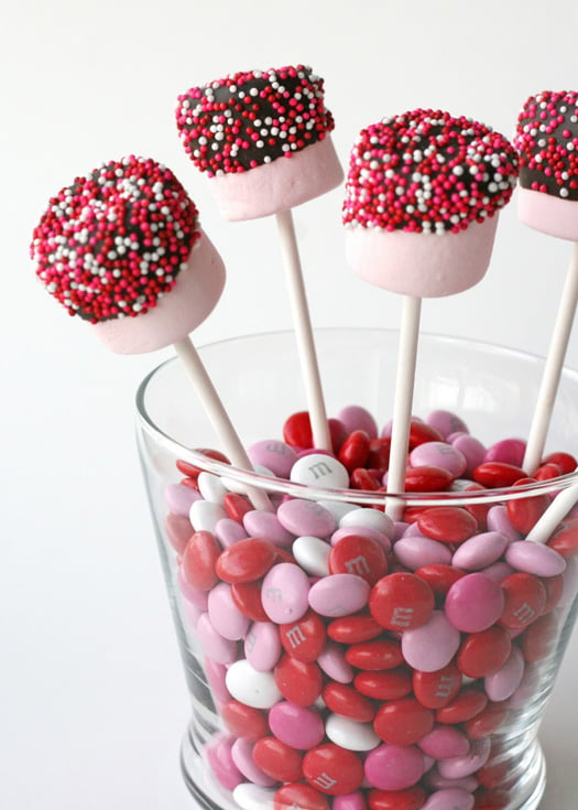Easy Valentine's Marshmallow Pops - glorioustreats.com