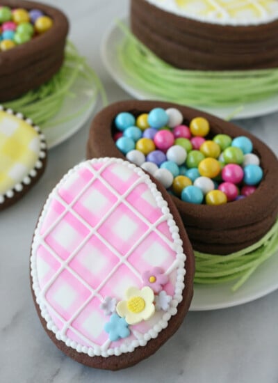 Easter Egg Cookie Boxes - Such a beautiful and creative idea! via GloriousTreats.com