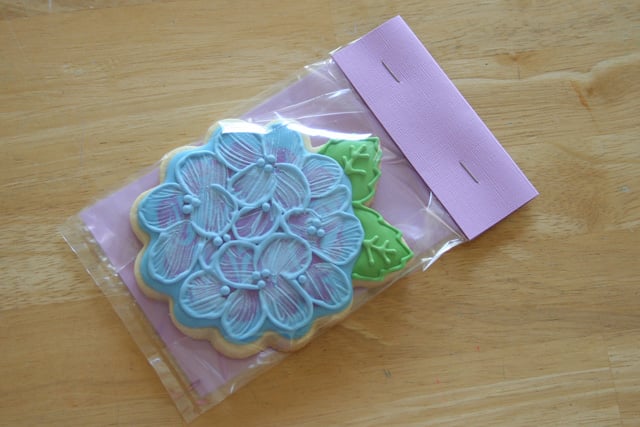 Pretty Cookie Packaging - Step by Step, via GloriousTreats.com