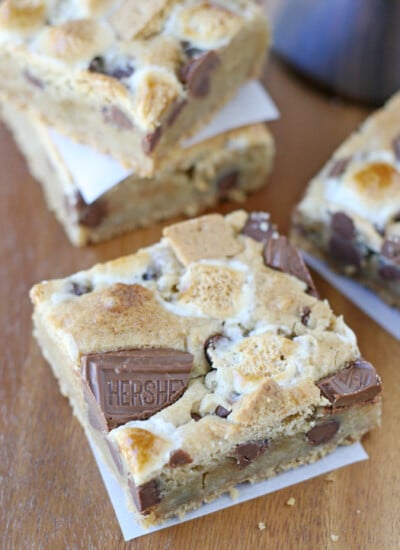 S'mores Bars - A perfect summer BBQ treat!!