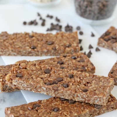 Easy, healthy and delicious!! Peanut Butter Chocolate Chip Granola Bars