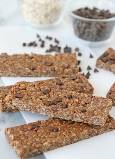 Easy, healthy and delicious!! Peanut Butter Chocolate Chip Granola Bars