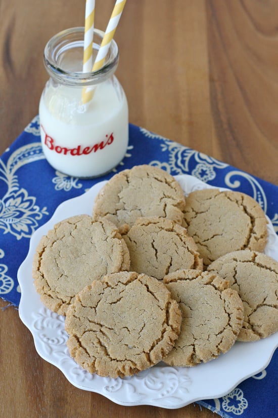 Chewy Peanut Butter Cookies - Classic and delicious!! 