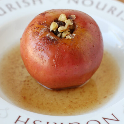 Classic and delicious baked apples recipe - Perfect for fall!