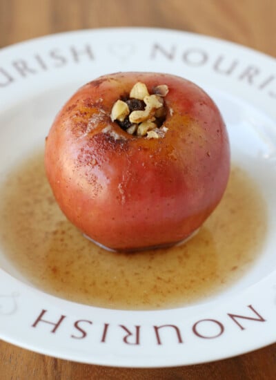 Classic and delicious baked apples recipe - Perfect for fall!