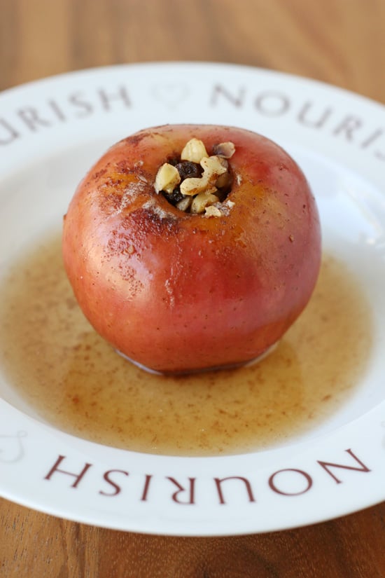 Classic and delicious baked apples recipe - Perfect for fall! 