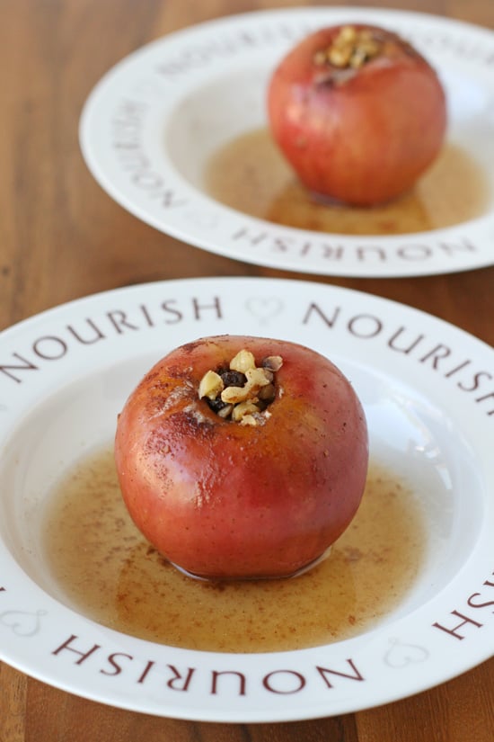 Classic and delicious baked apples recipe - Perfect for fall! 
