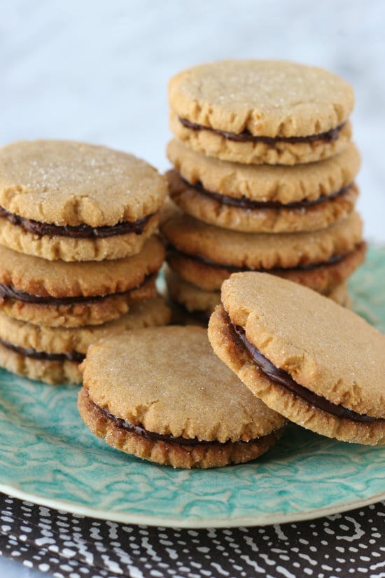 Peanut Butter Cookies with Chocolate Filling - Nothing beats the flavor combination of peanut butter and chocolate! 