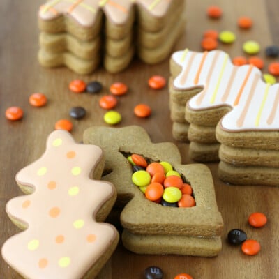 Thanksgiving Gingerbread Cookie Boxes - So cute and creative! Find all the step-by-step directions on GloriousTreats.com