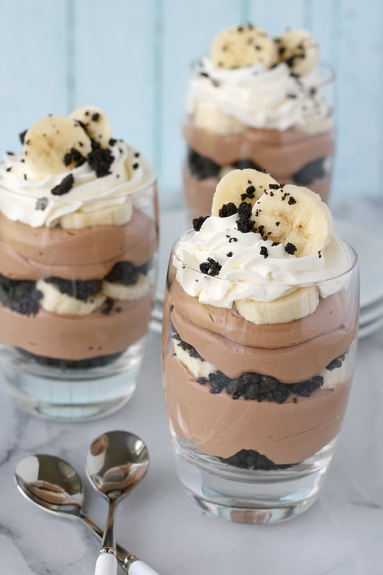 This simply INCREDIBLE dessert includes bananas, nutella, oreos and whipped cream... what more do you need in life? 