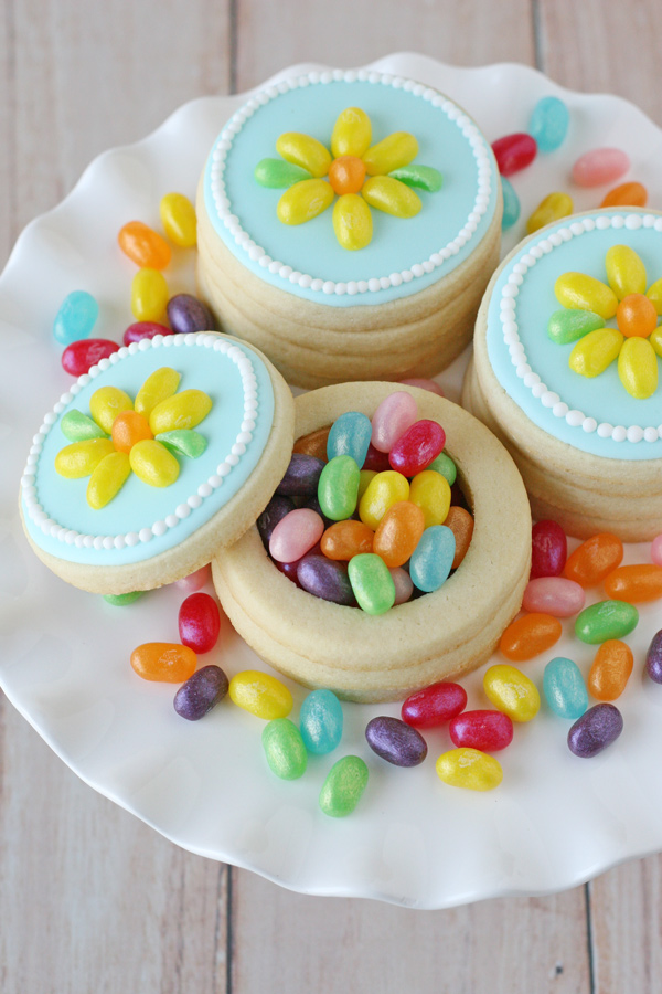 These Jelly Belly Cookie Boxes would be gorgeous favors for any party!  