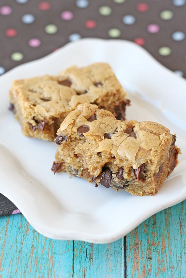 Rich, chewy and delicious! Peanut Butter Cookie Bars Recipe 