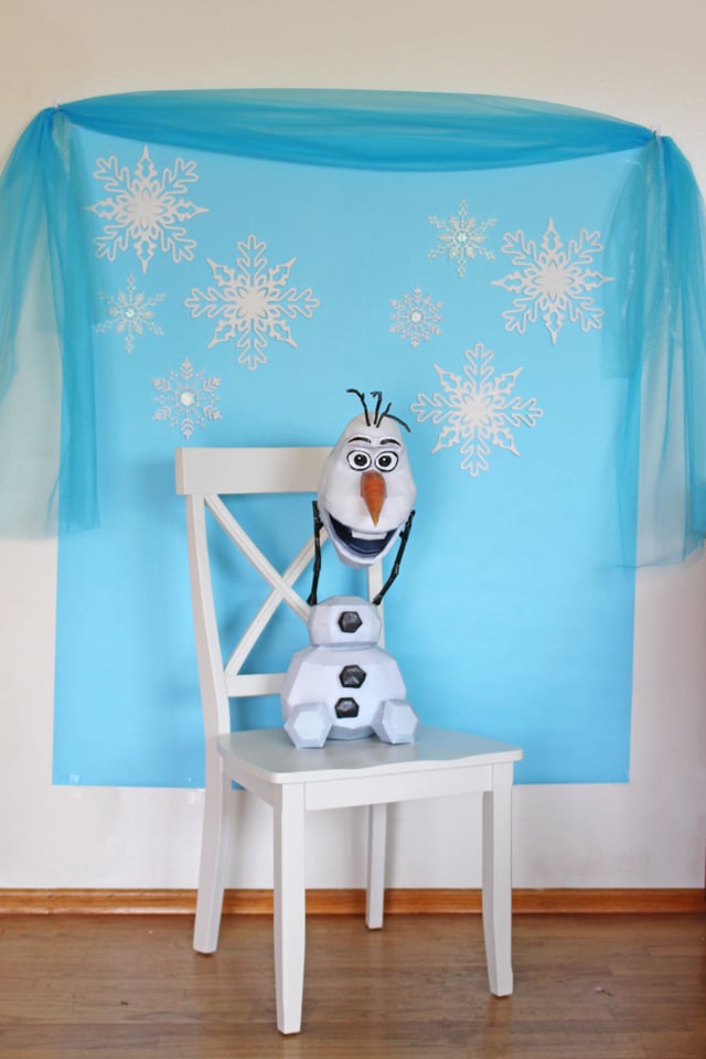 Frozen photo booth idea - Such a fun way to photograph party guests!  