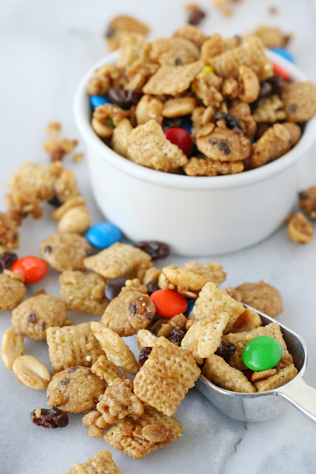 Crazy delicious!! Sweet, salty, crunchy and amazing MONSTER COOKIE SNACK MIX! 
