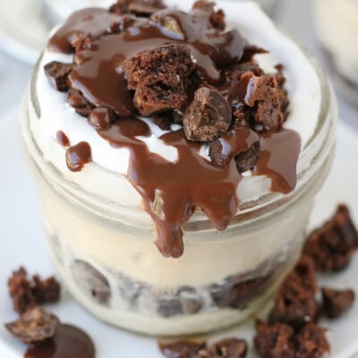 Brownie, coffee ice cream, fudge, whipped topping... I'm in love with this dessert!