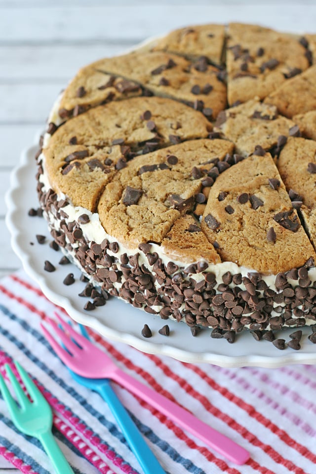 Simple, delicious, NO BAKE Chocolate Chip Cookie Ice Cream Cake 