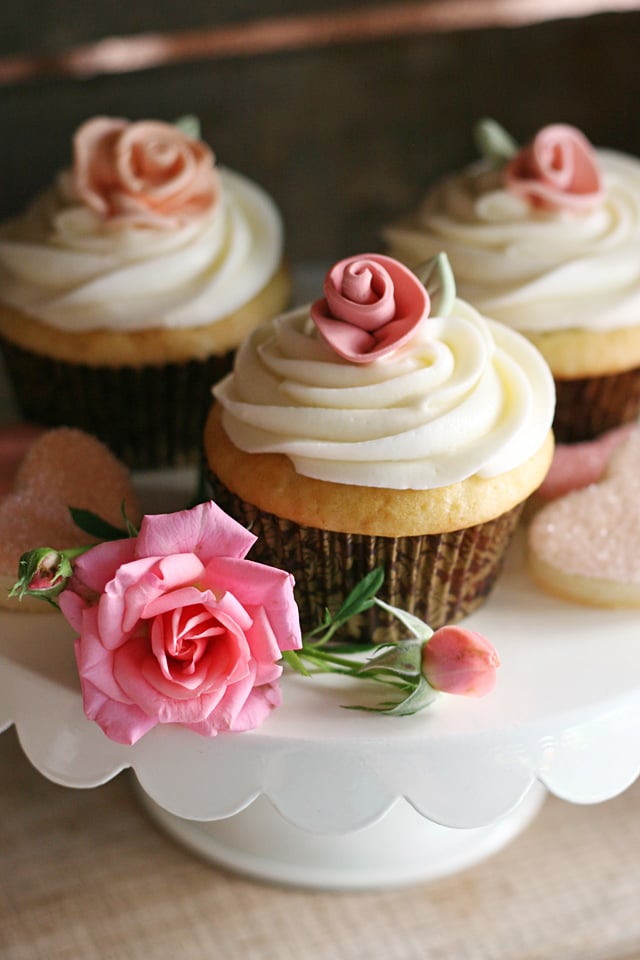 BEAUTIFUL! Vintage look ribbon rose cupcakes (with recipe and tutorial!)