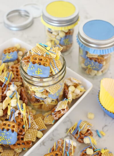 Simple and delicious SNACK MIX RECIPE perfect for back to school!