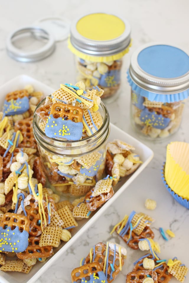 Simple and delicious SNACK MIX RECIPE perfect for back to school! 