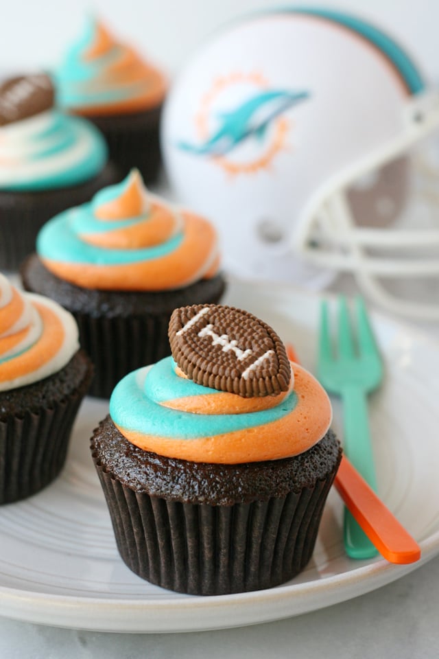 Impressive tri-color frosting for custom football fan cupcakes! 