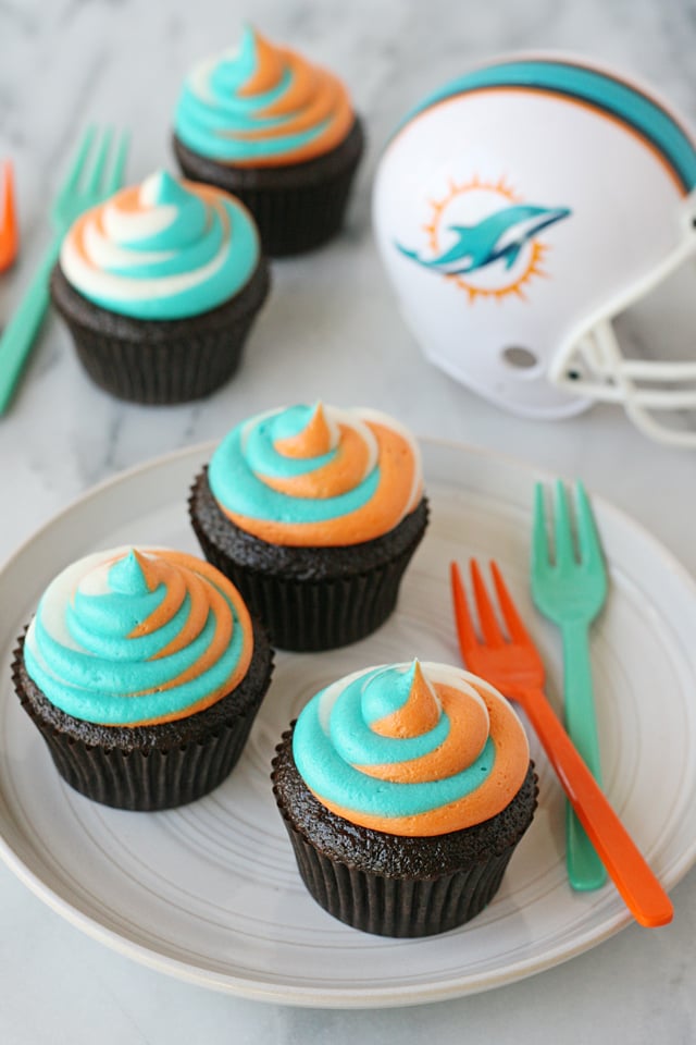 Easy technique for impressive tri-colored cupcake frosting! 