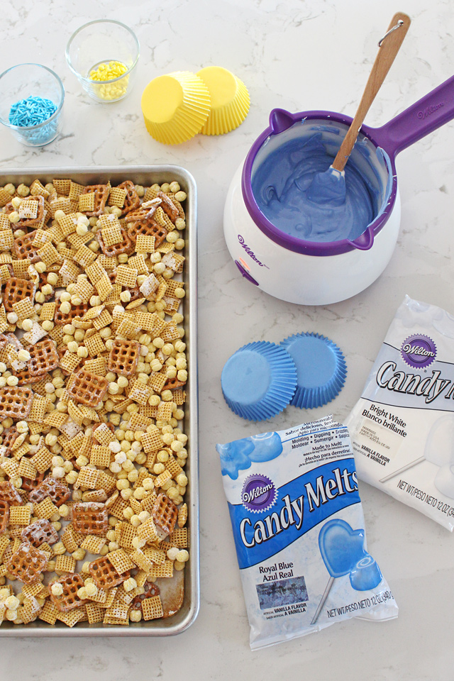 Simple and delicious SNACK MIX RECIPE perfect for back to school! 