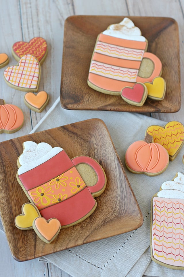 Delicious and adorable PUMPKIN SPICE DECORATED COOKIES! 