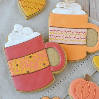 Delicious and adorable PUMPKIN SPICE DECORATED COOKIES!