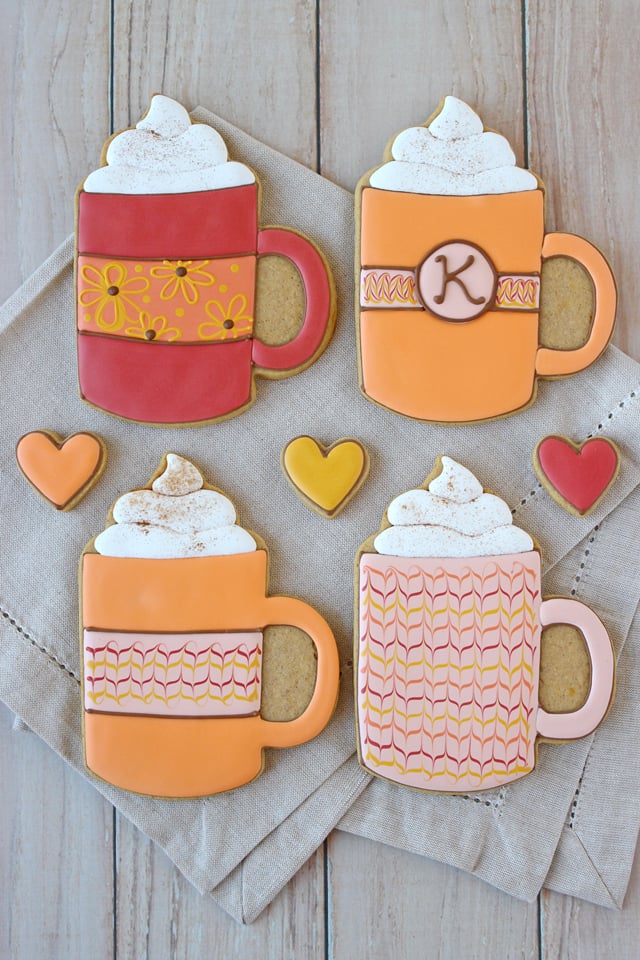Delicious and adorable PUMPKIN SPICE DECORATED MUG COOKIES! 