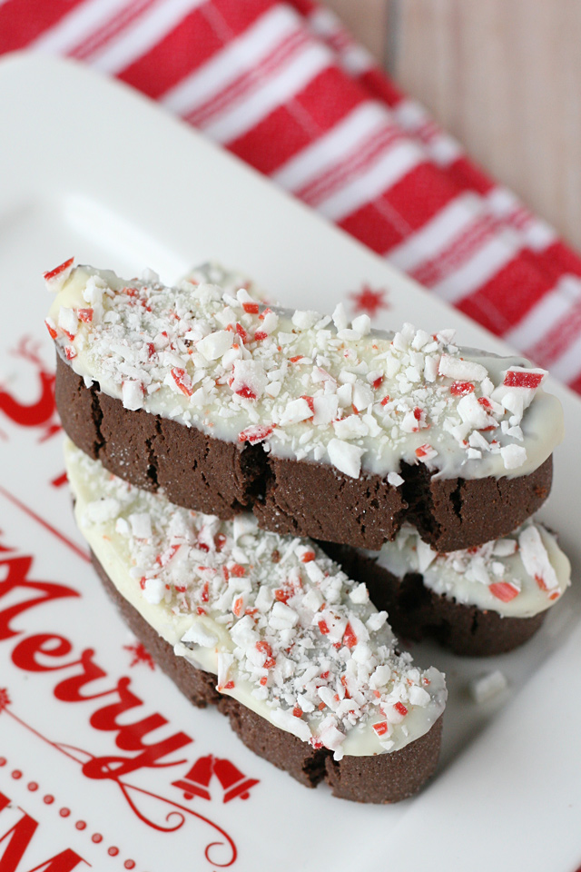 Delicious Chocolate Peppermint Biscotti makes a perfect homemade gift! 