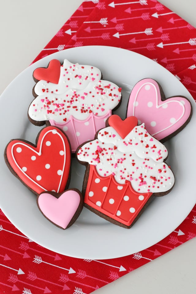 Adorable Valentine's Day Cupcake Cookies - with step-by-step video! 